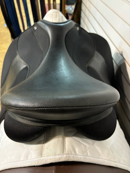 18" Thorowgood Dressage Saddle