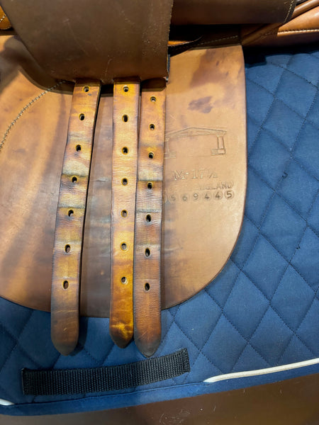 17.5"/ Medium Close Contact Albion Jump Saddle