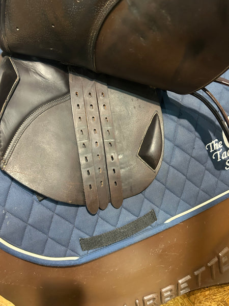 17.5"/MED Beval Natural Jumping Saddle